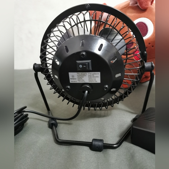 BNIB Westinghouse 4" Mini USB Desk Fan - Picture 4 of 9
